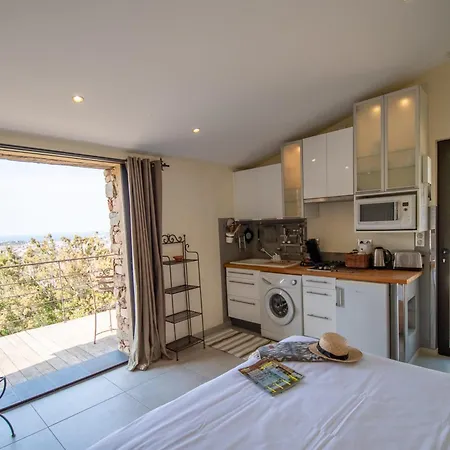 Maisonnette En Plein Maquis Vue Splendide A 5 Min Du Centre Et De La アパート