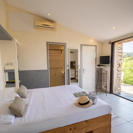 Maisonnette En Plein Maquis Vue Splendide A 5 Min Du Centre Et De La * カルヴィ