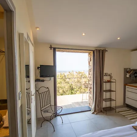 Maisonnette En Plein Maquis Vue Splendide A 5 Min Du Centre Et De La アパート