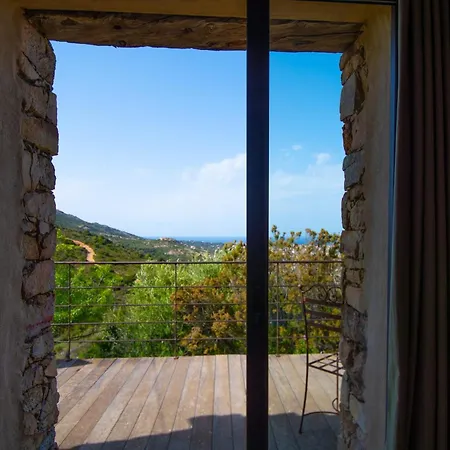 Maisonnette En Plein Maquis Vue Splendide A 5 Min Du Centre Et De La *