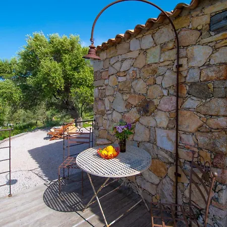 Maisonnette En Plein Maquis Vue Splendide A 5 Min Du Centre Et De La *