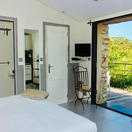 Maisonnette En Plein Maquis Vue Splendide A 5 Min Du Centre Et De La *