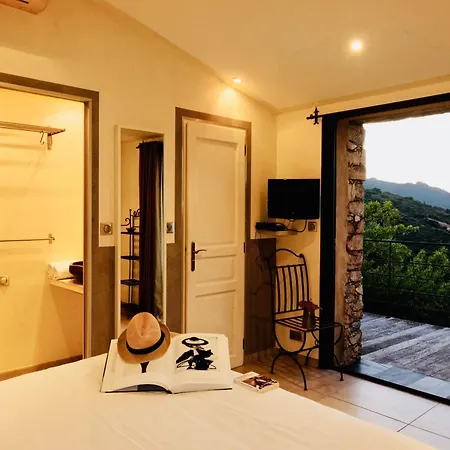 Maisonnette En Plein Maquis Vue Splendide A 5 Min Du Centre Et De La *