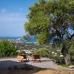 Maisonnette En Plein Maquis Vue Splendide A 5 Min Du Centre Et De La Calvi (Corsica)