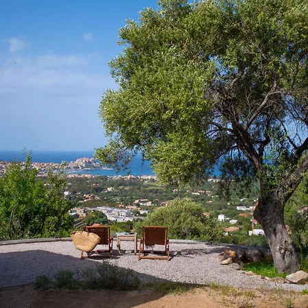 Maisonnette En Plein Maquis Vue Splendide A 5 Min Du Centre Et De La Calvi