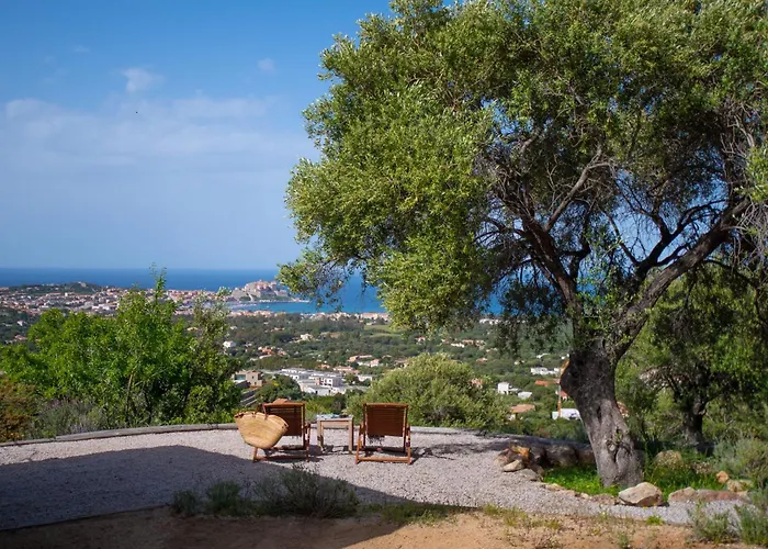 Maisonnette En Plein Maquis Vue Splendide A 5 Min Du Centre Et De La Calvi (Corsica)
