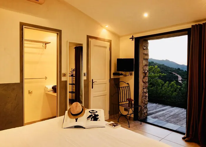 Maisonnette En Plein Maquis Vue Splendide A 5 Min Du Centre Et De La *